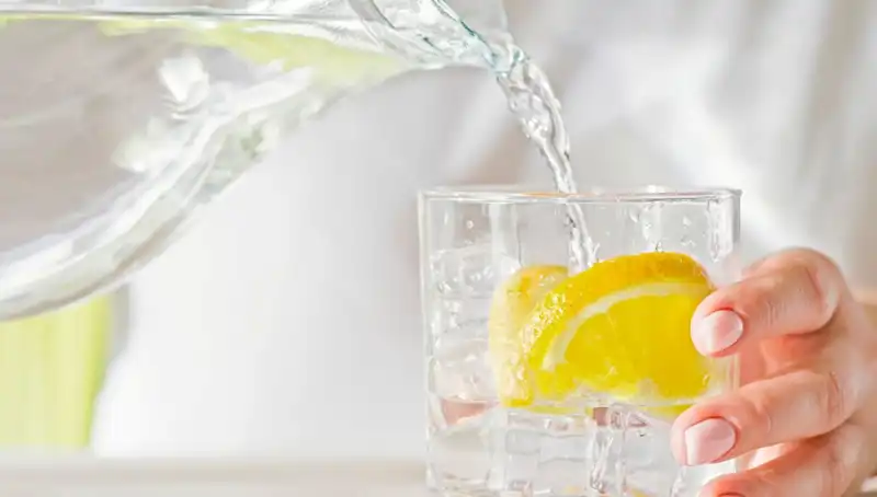 Limonlu Su Tüketmenin Bilinmeyen Faydaları: Doktorun Önerileri