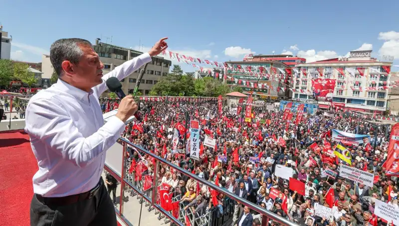 Özgür Özel'den Çarpıcı Açıklama: Silah Bırakma Çağrısına Destek Veriyoruz!