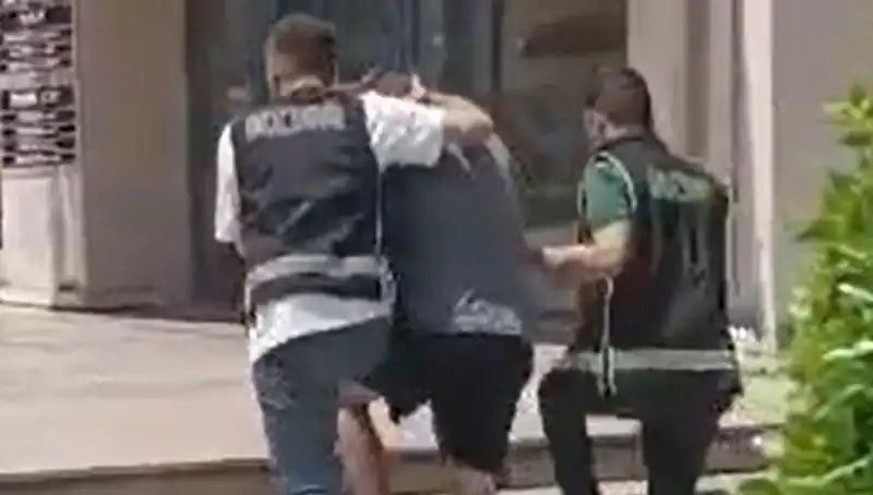 Sahte Dövizle Alışveriş Yapan Turist Ülkesine Geri Gönderildi!