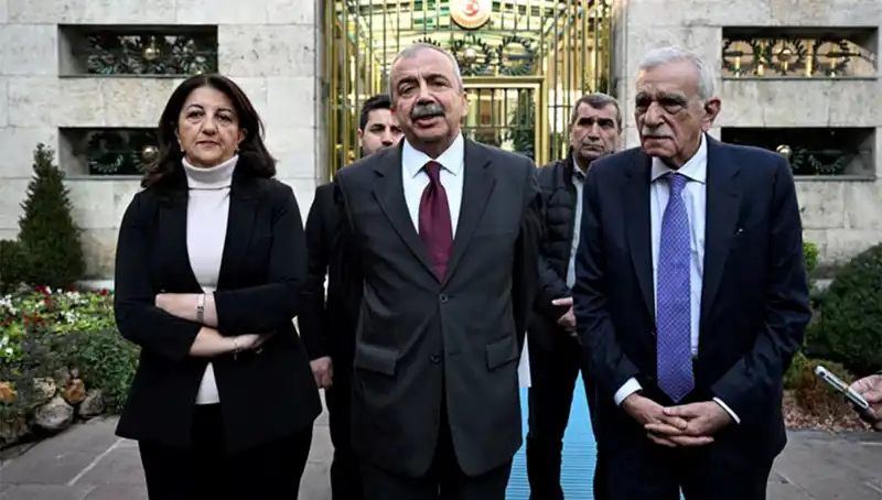 İmralı Heyeti, Siyasi Parti Ziyaretleriyle Gündemde: Erdoğan'la Görüşme Tarihi Ne Olacak?