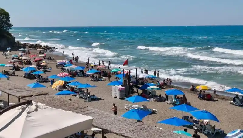 Akçakoca'da Denizde Yasak! Nedenleri ve Etkileri Neler?