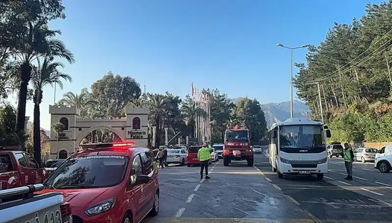 Muğla'daki Beş Yıldızlı Otelde Büyük Yangın: Tatilciler Panik İçinde