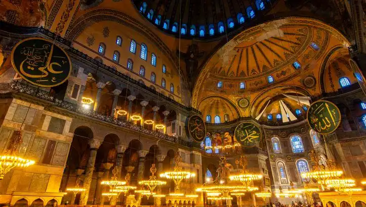Bugün Teravih Namazı Saat Kaçta Kılınacak? İşte İstanbul, Ankara ve İzmir Saatleri