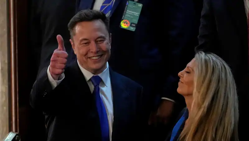 Elon Musk, Ukrayna'da Seçim Talep Etti: Zelenski'nin Şansı Düşük mü?