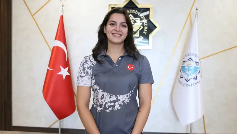 Altın Madalya ile Taçlanan Esra’nın Hedefi: Dünya Şampiyonluğu