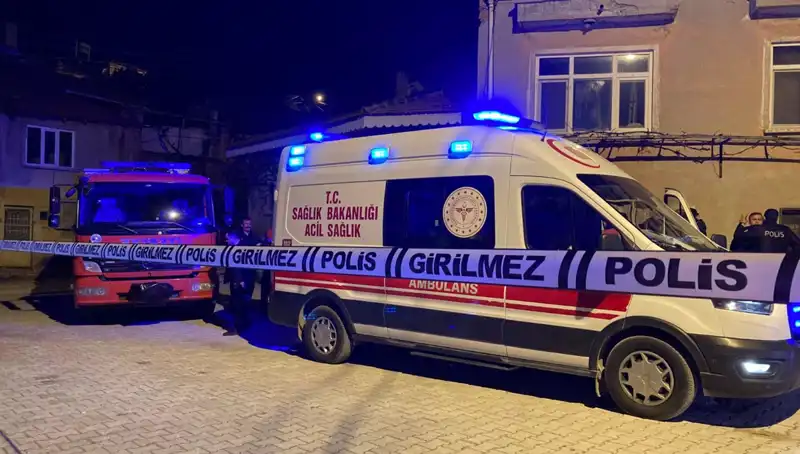 Esrarengiz Yangın: Yaşlı Adam Evinde Yanarak Hayatını Kaybetti