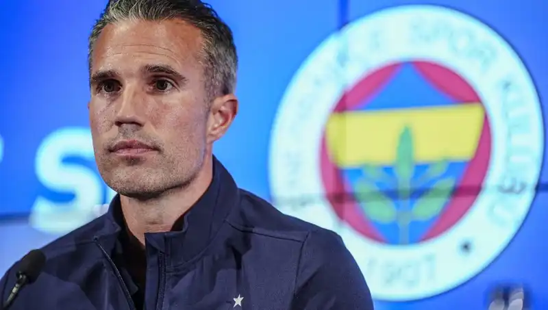 Robin van Persie, Fenerbahçe'nin Tur Şansını Yüzdeyle Açıkladı: Heyecan Dolu Bir Analiz!