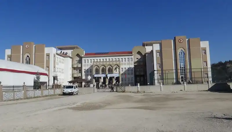 Ortaokulda Öğrenciye Şiddet İddiası: Olayın Perde Arkası Ne?