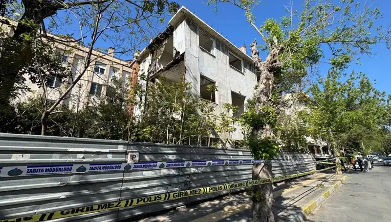 Bakırköy'de Kısmen Çöken Metruk Bina: Depremde Yaşananlar ve Son Gelişmeler