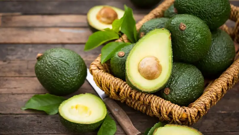 Avokado: Sağlıklı mı Yoksa Zararlı Bir Besin mi? Bilmeniz Gerekenler!