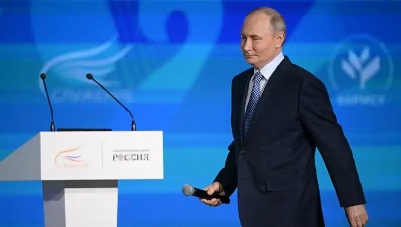 Rusya’da “Yabancı Ajan” Yasası: Yeni Dönem Başladı, Putin İmzayı Attı