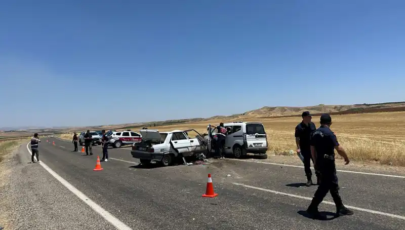 Adıyaman'daki Feci Trafik Kazası: 4 Kişi Hayatını Kaybetti