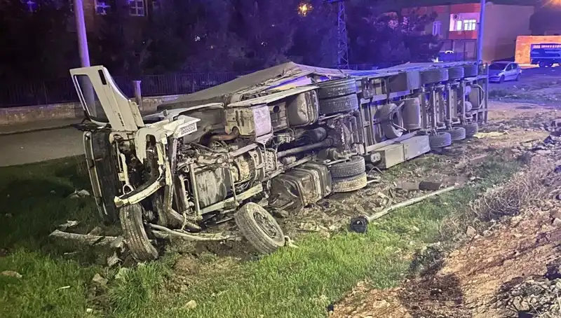 TIR Devrildi, Trafik Kazasında 6 Kişi Yaralandı!