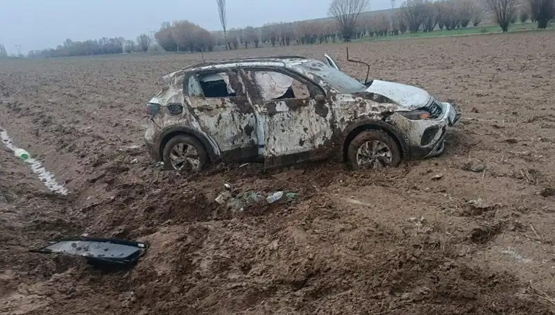 Şarampole Devrilen Otomobilde İki Kişi Yaralandı: Kaza Anı ve Sonrası