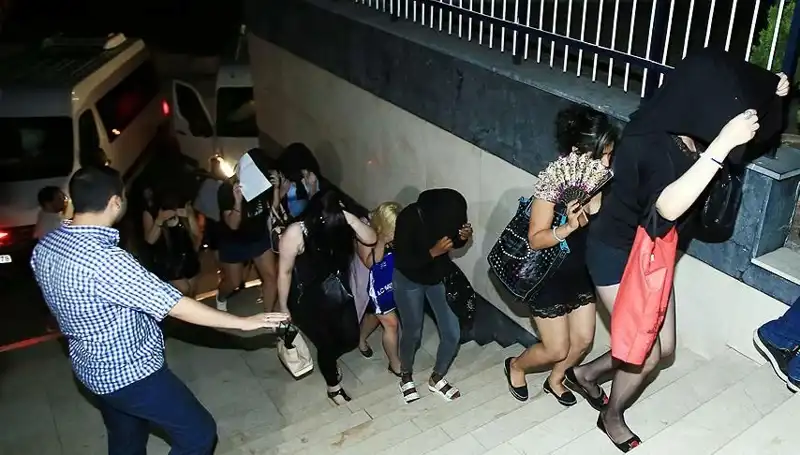 Düzce'de Fuhuş Operasyonunda 5 Zanlı Yakalandı: Araştırmalar Derinleşiyor