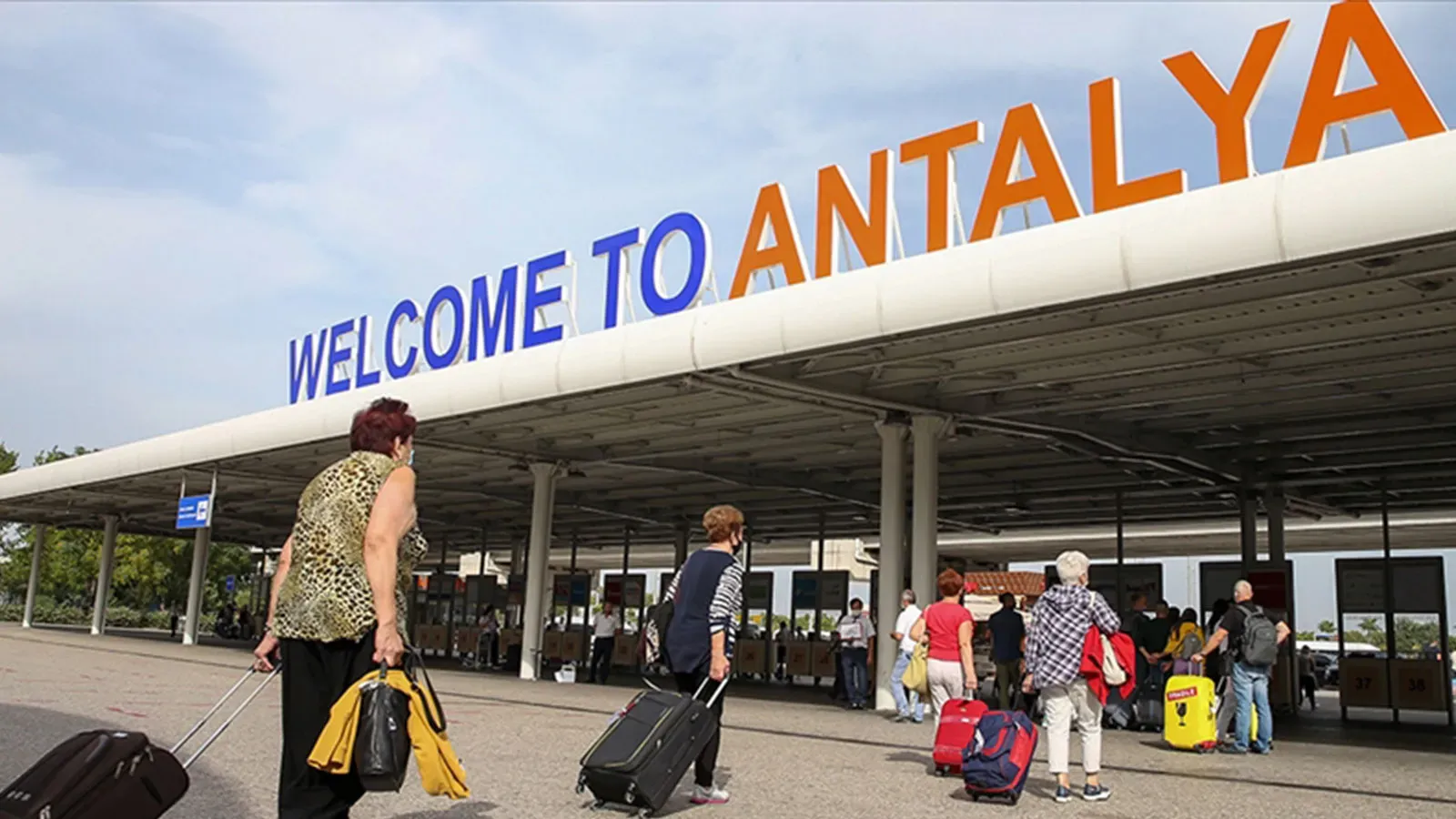 Antalya, Rekor Kırdı: Nüfusunun 7 Katı Turist Ağırladı