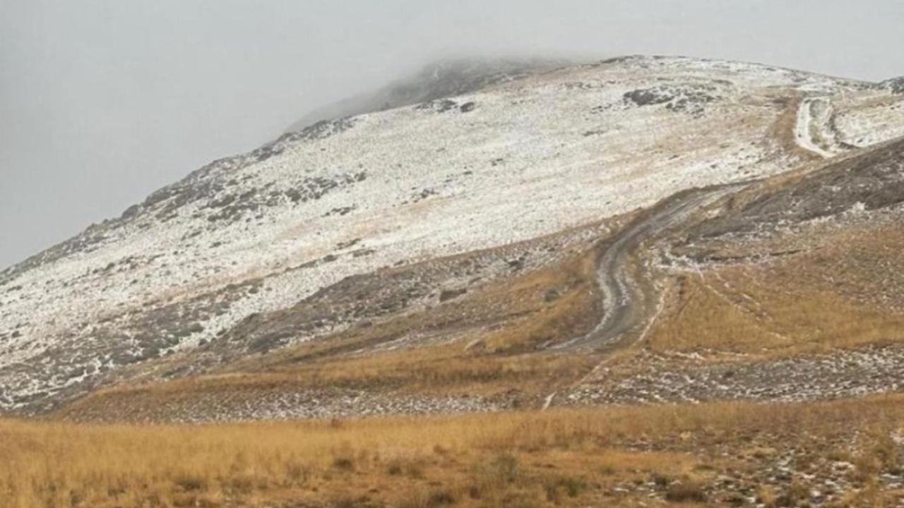 "Van’da Kar Yağışı Başladı: Kent Beyaza Büründü"