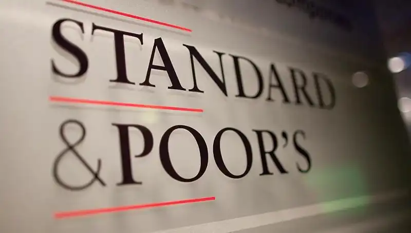 Fransa’nın Kredi Notu Görünümü Negatife İndi: Ekonomik Riskler Artıyor