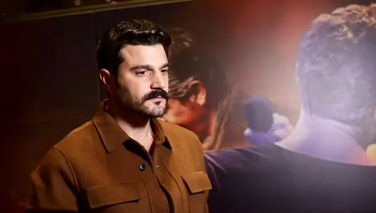 Murat Göğebakan'ın Kalbim Yaralı Dizisi: Oyuncu Kadrosu ve Detaylar