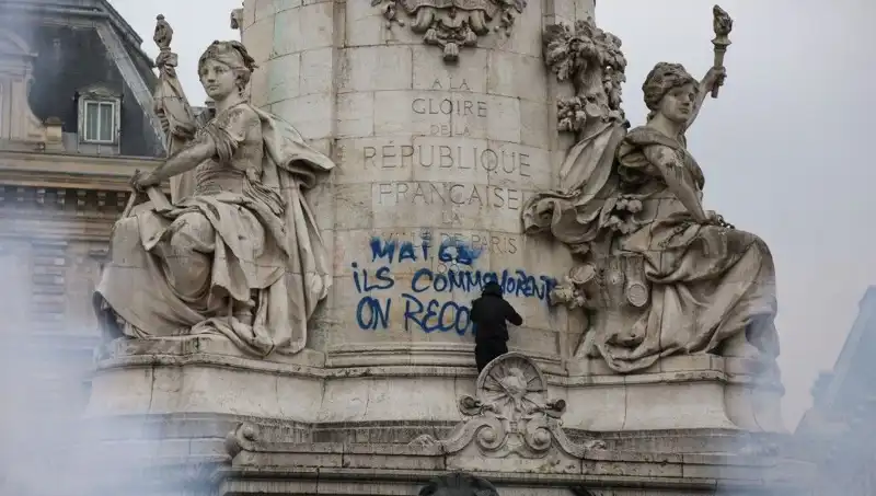 Paris Belediyesi'nden Grafiticilere Savaş Açan Sert Önlemler