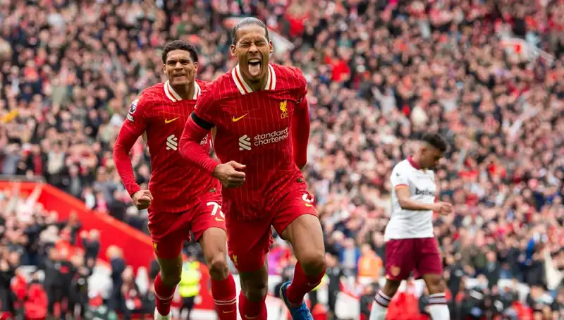 Liverpool, Şampiyonluğa Bir Adım Kalırken Futbol Dünyasını Sarıyor