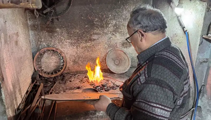 Baba Mesleği: 20 Metrekarelik Dükkanda Hayat Buluyor