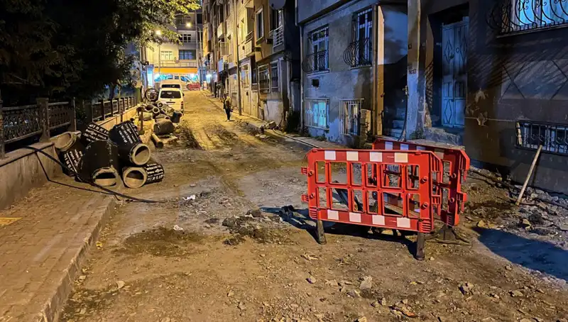 Bayrampaşa Altyapı Çalışmalarında Şok Gelişme: Rögar Kapağı Patladı!