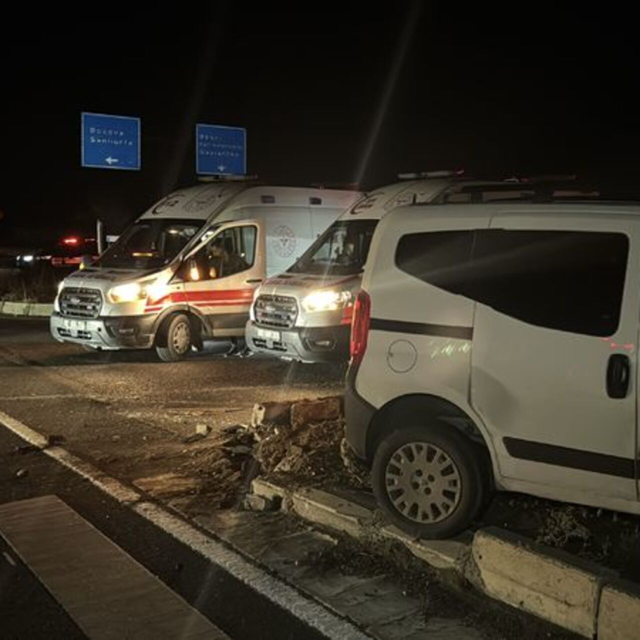 Adıyaman’da İki Araç Çarpıştı: 3 Kişi Yaralandı