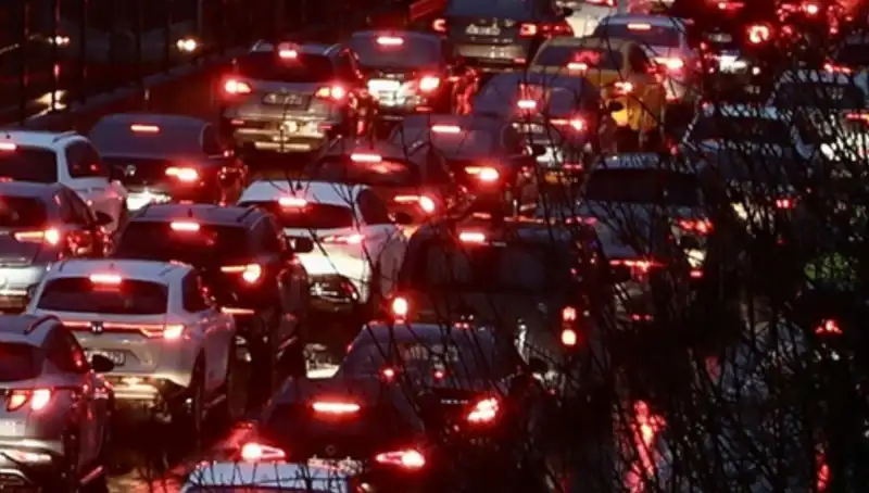 İstanbullular İçin Dikkat Çeken Uyarı: 12 Saat Trafik Kapanması!