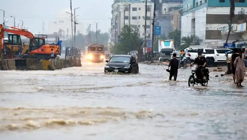 Pakistan’da Muson Yağmurları Felaketinin Ardındaki Gözyaşları: Ölü Sayısı 785’i Geçti