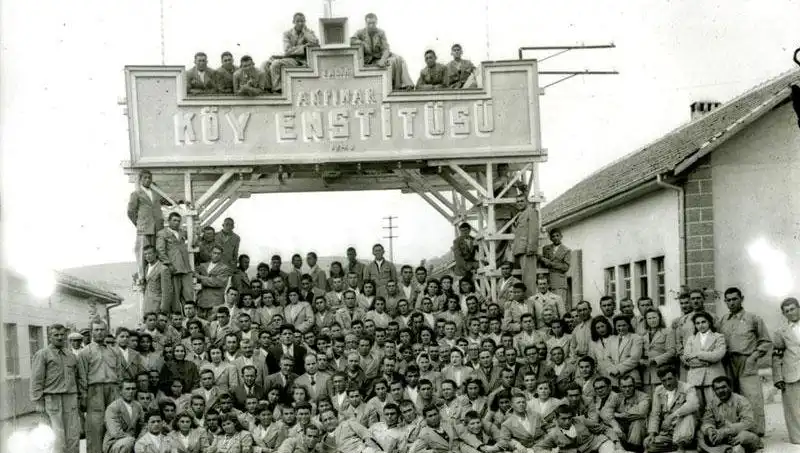 17 Nisan: Köy Enstitüleri’nin Doğuşu ve Eğitimdeki Dönüşüm