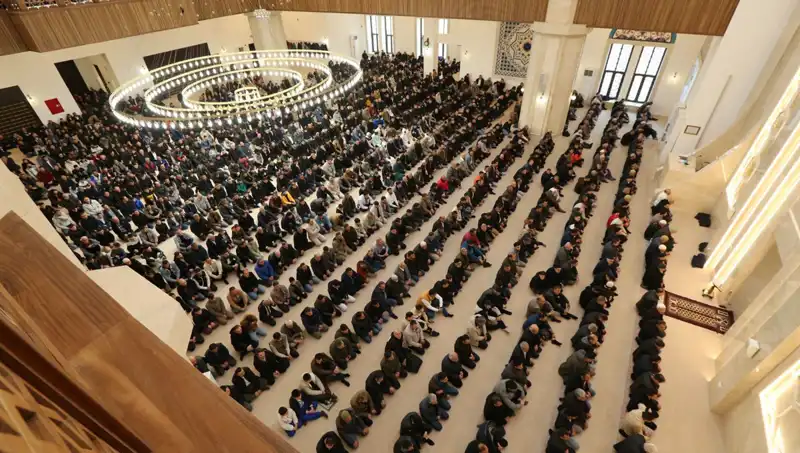 Cuma Namazı Saatleri: 4 Nisan 2025'te Camiye Hangi Saate Gidiyoruz?