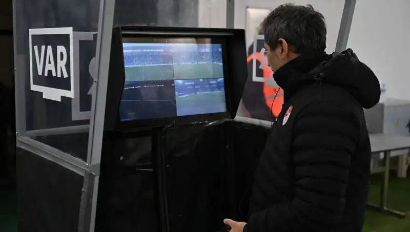 Beşiktaş-Gaziantep FK Maçında Alman VAR Hakemi Görevi Üstleniyor!