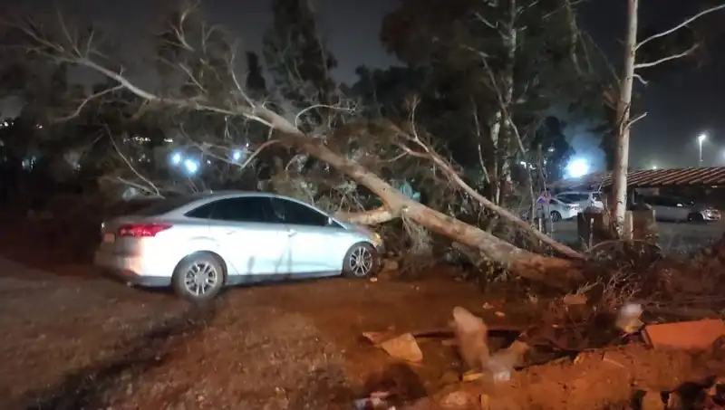 Hatay'da Şiddetli Fırtına Sonrası Yaşanan Zararlar ve Cesur Kurtarma Çabaları