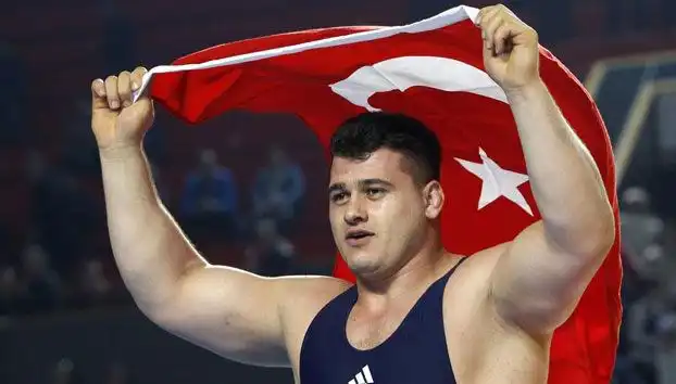 Milli Güreşçi Rıza Kayaalp’e Şok Men Cezası: Spor Dünyasında Şok Etkisi