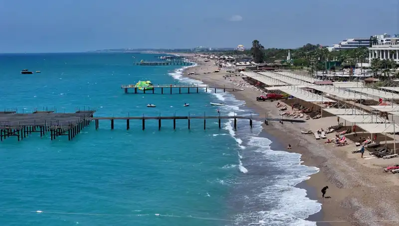 Antalya'nın Sahillerinde Güneş, Yazın Keyfini Çıkarıyor!
