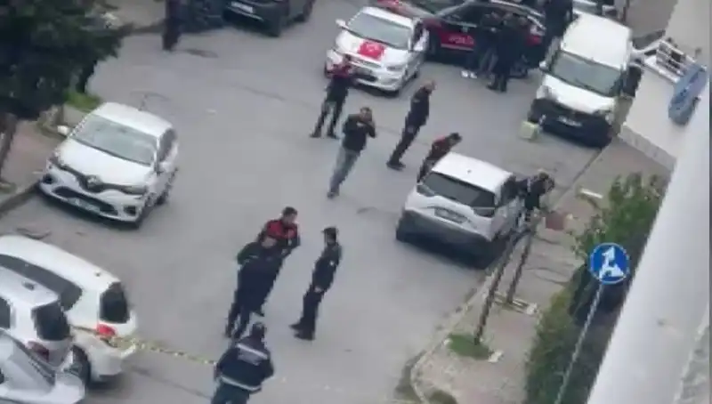 Yolda Yürürken Kurşun Yağmuruna Tutulan Genç, Hayatını Kaybetti!