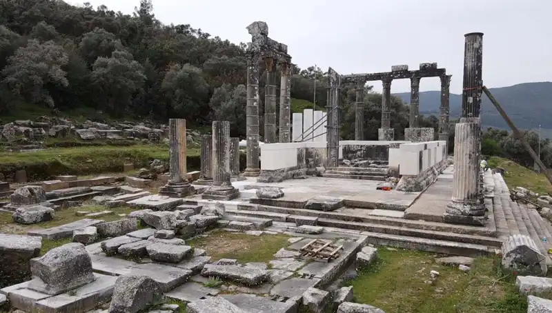 Zeus Tapınağı’nda Tarihi Restorasyon Çalışmaları Hızla Devam Ediyor