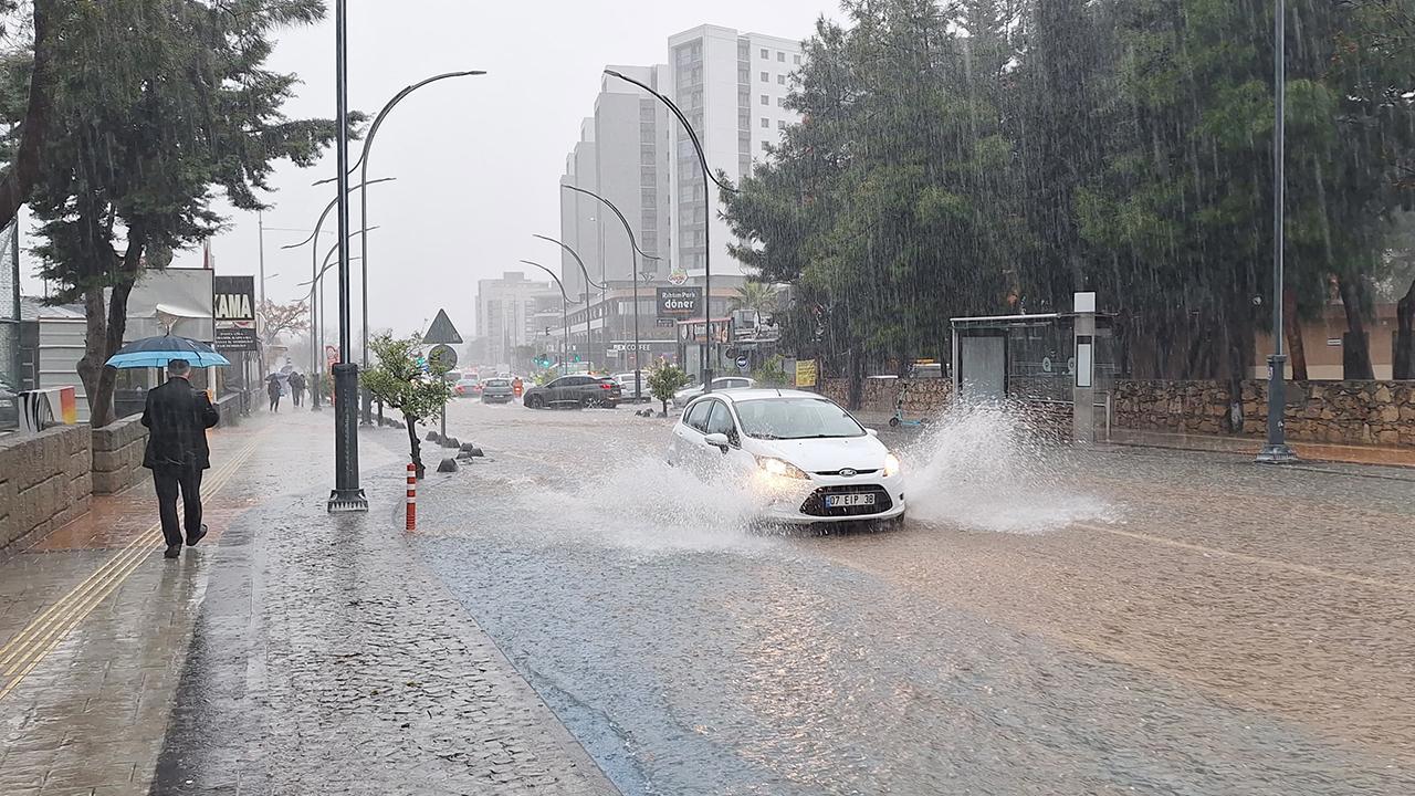 17 İl İçin Meteorolojiden Kritik Uyarı: Sağanak ve Rüzgar Etkili Olacak