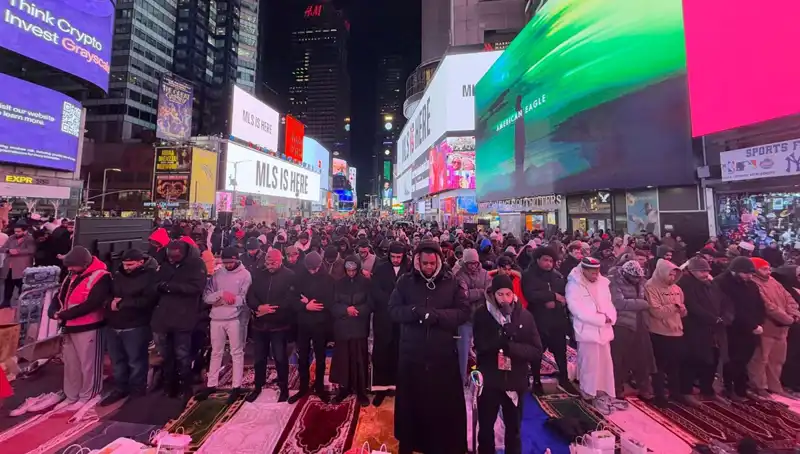 New York Times Meydanı'nda Tarihi Teravih Namazı