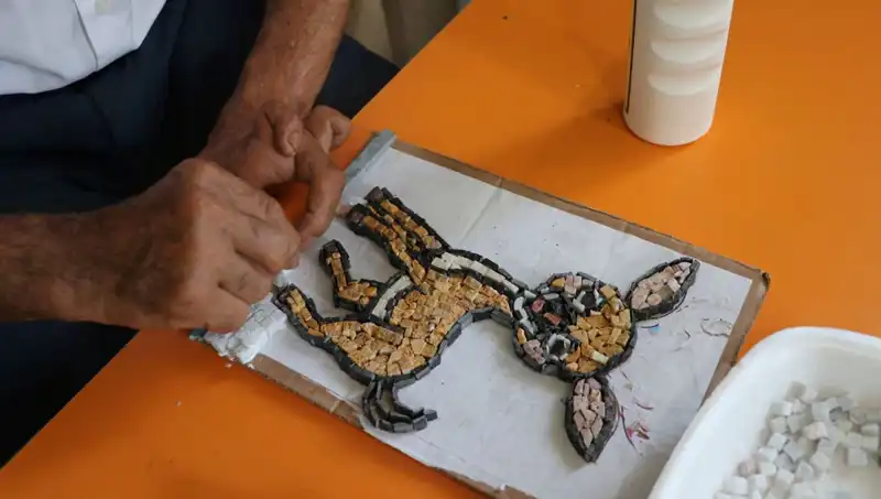 Oğlunun Ödeviyle Tanıştı, Şimdi Tutkulu Bir Hobisi Var!