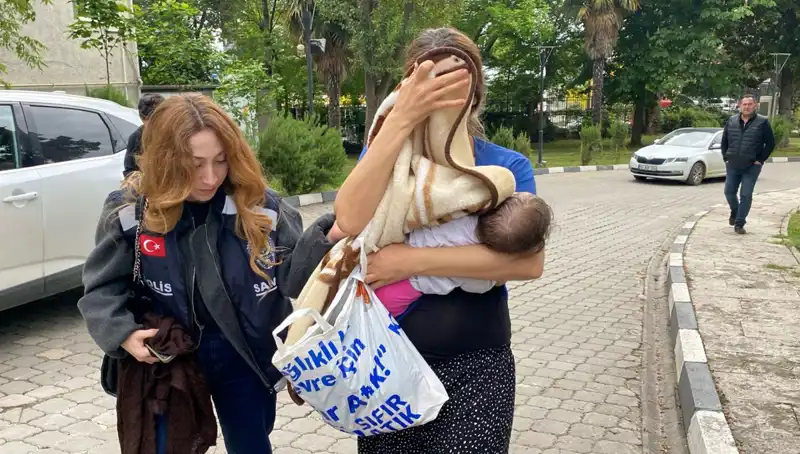 Evlerde Hırsızlık Yapan Kadın Korkusuzca Yakalandı!
