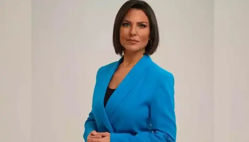Ece Üner: Türk Medyasının Parlayan Yıldızı ve Başarılı Spiker Kimdir?