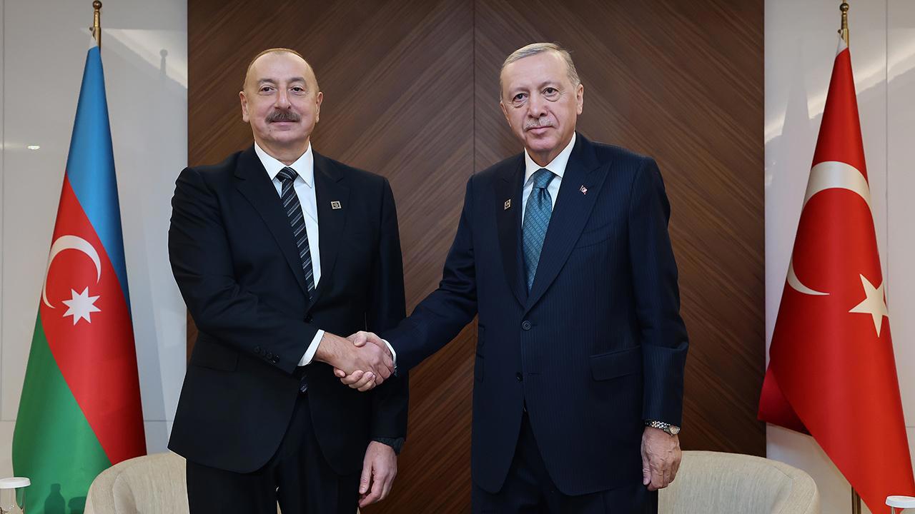 Cumhurbaşkanı Erdoğan, Aliyev ile bir Araya Geldi