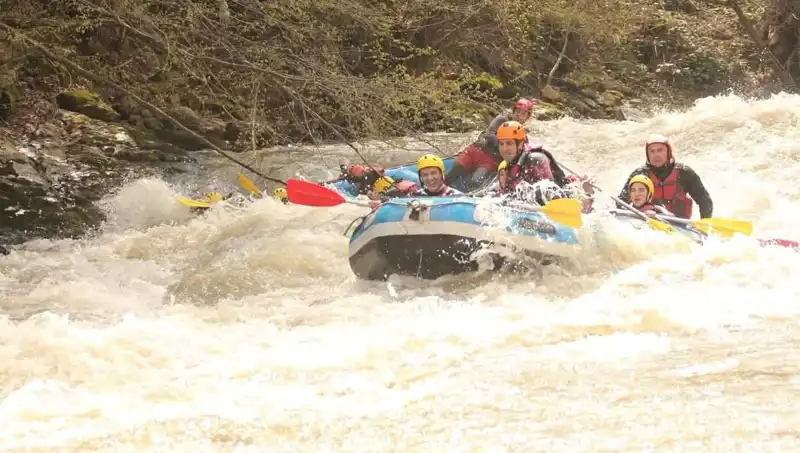 Rafting Severler Debi Artışında Suyun Keyfini Çıkarmak İçin Akın Ediyor