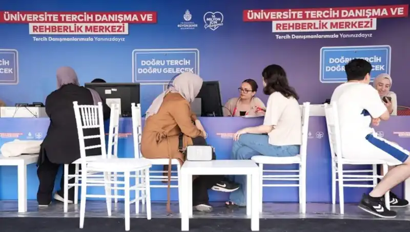 İstanbul'da Yeni Bir Dönem: İBB Tercih Danışma ve Rehberlik Merkezleri Kuruldu