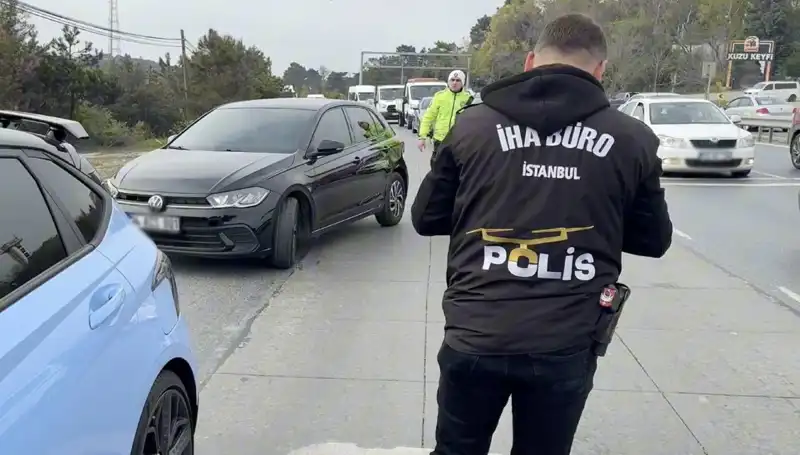 Emniyet Şeridini İhlal Eden Sürücü, Anlık Kararlarla Elinde Kalanı Kaybetti