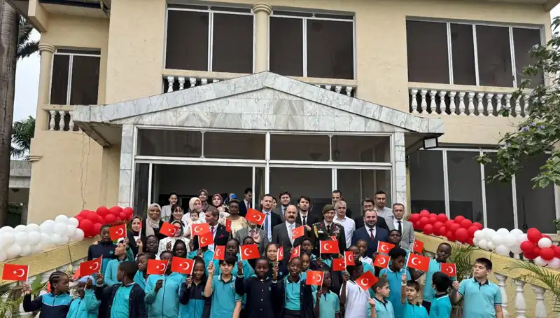 Kamerun’da Ulusal Egemenlik ve Çocuk Bayramı Coşkuyla Kutlandı!