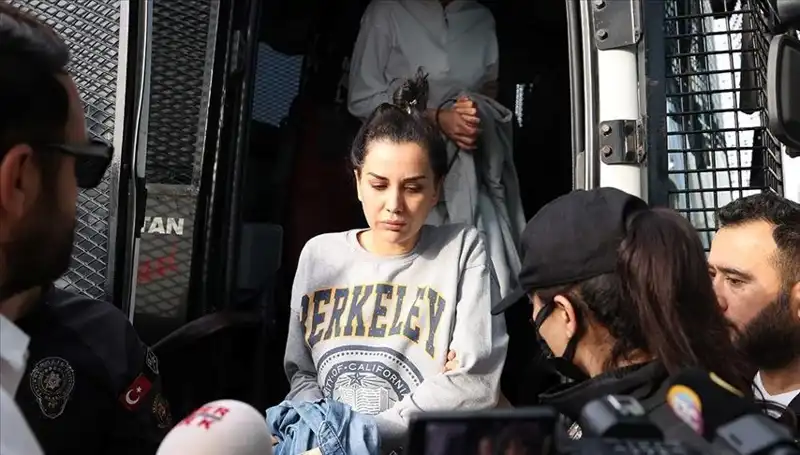 Dilan Polat'ın Instagram Hesabı Neden Erişime Kapandı? Cevaplar Burada!