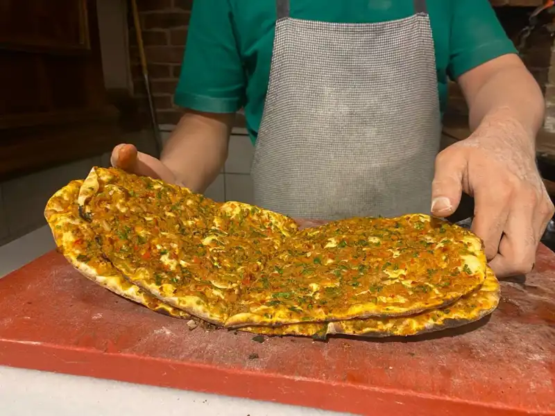 İstanbul'da Lahmacun Fiyat Farklılıkları: Semtler Arası Farklar Neden Bu Kadar Büyüktür?